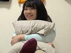 Y字バランスの天才 マ●コが濡れすぎるエロ地味JDが軟体を活かして中出しAVデビュー サンプル動画サムネイル